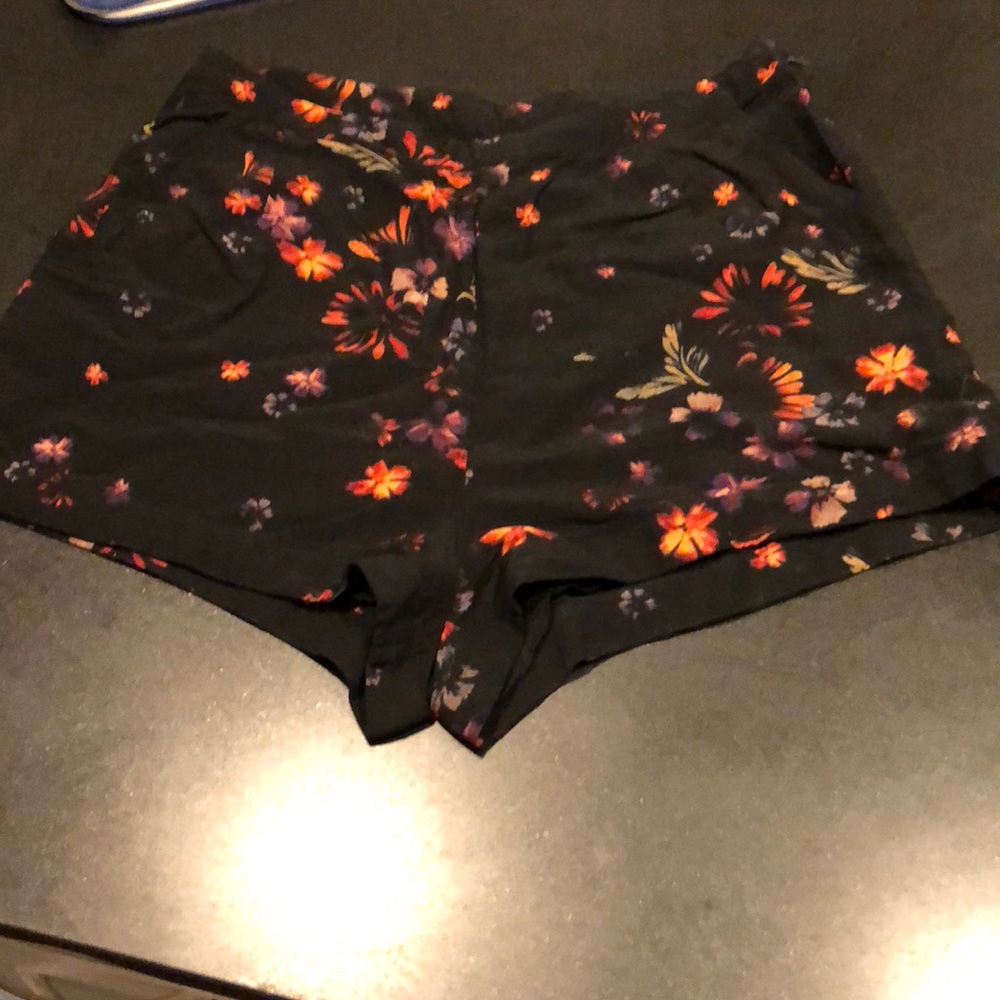Black floral free people shorts size 8